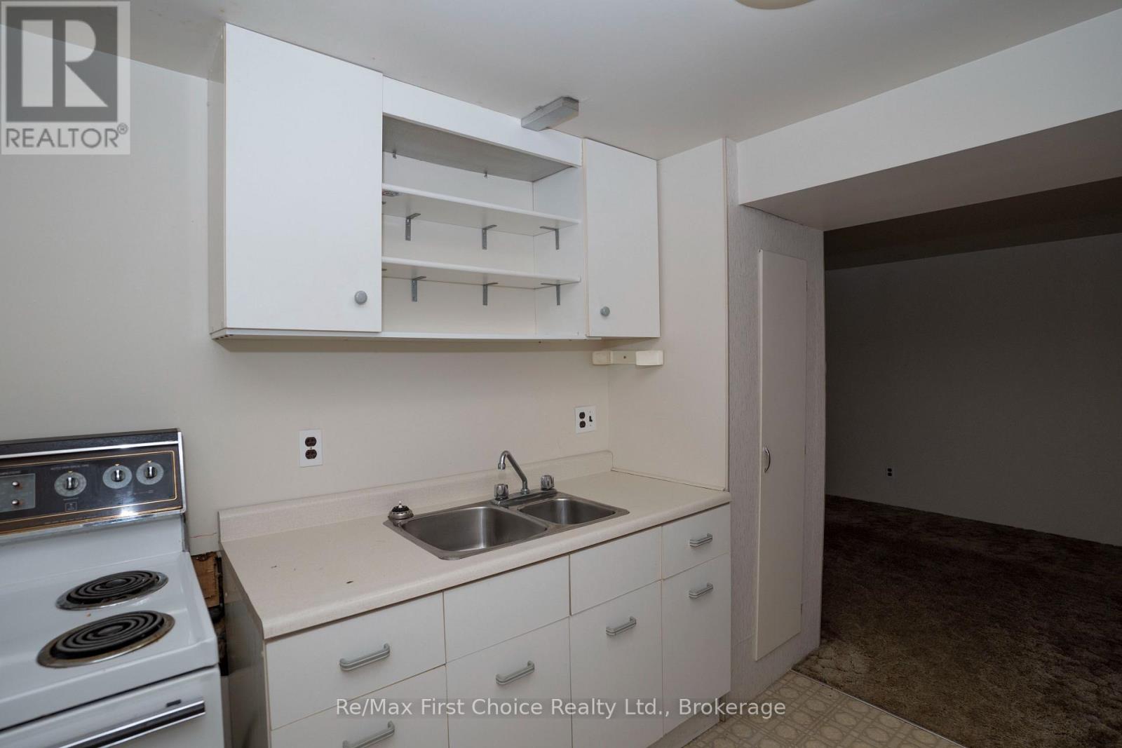 271 CHRISTINA STREET W - 32