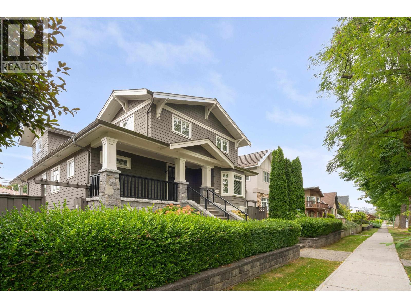 3955 DUNDAS STREET, Burnaby — photo 2