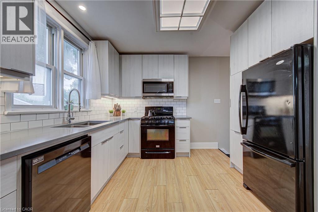 176 EDWIN Street - 14