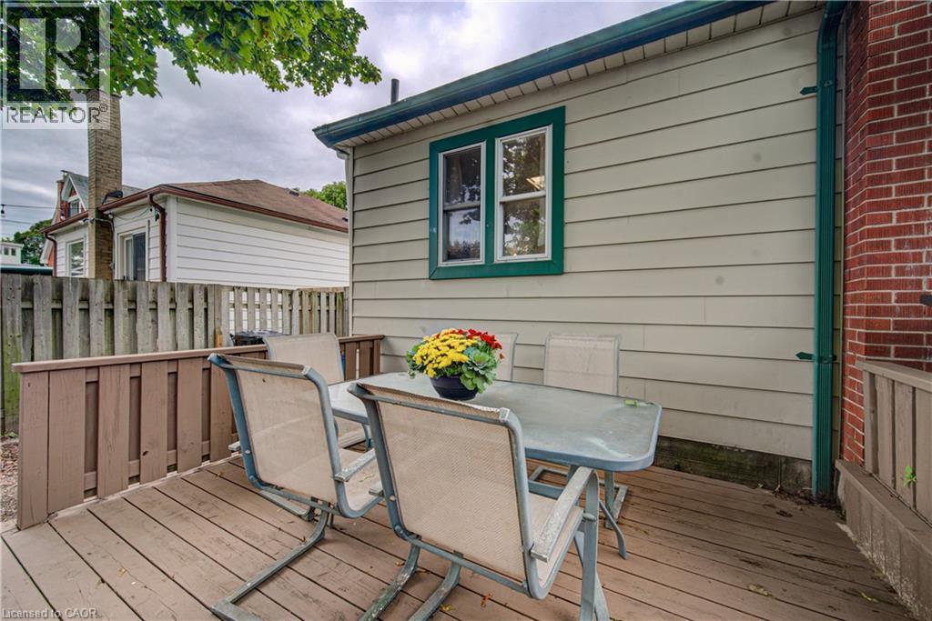 176 EDWIN Street - Image 26