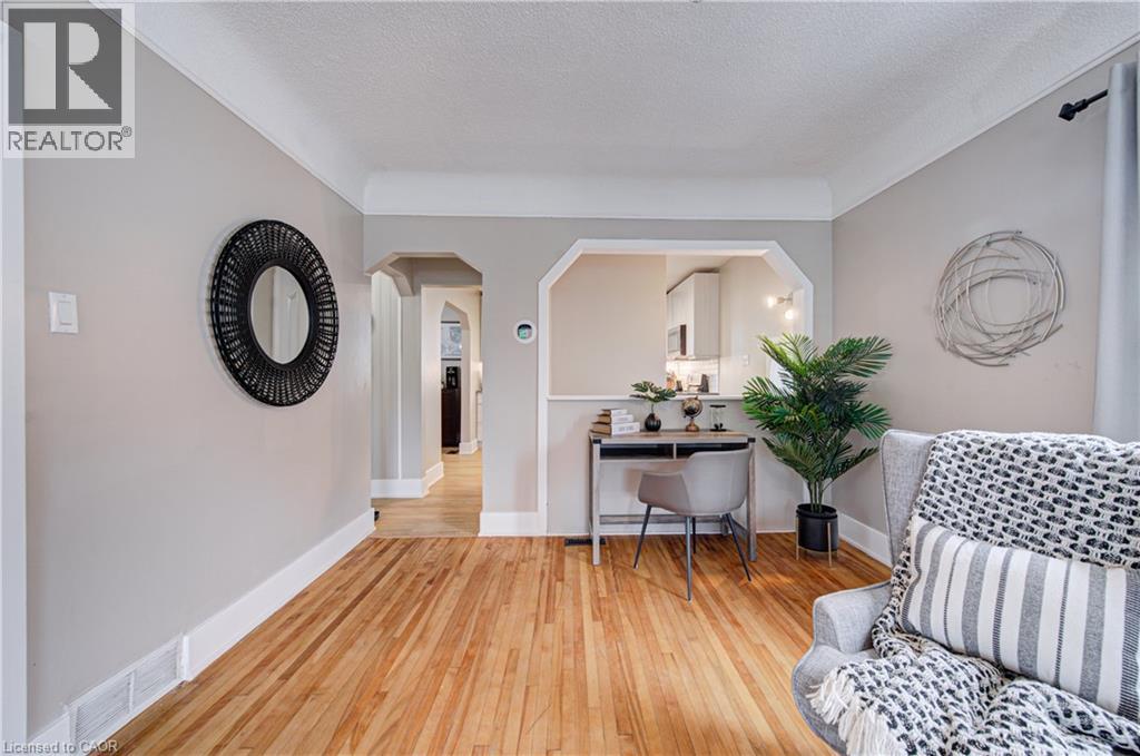 176 EDWIN Street - Image 8