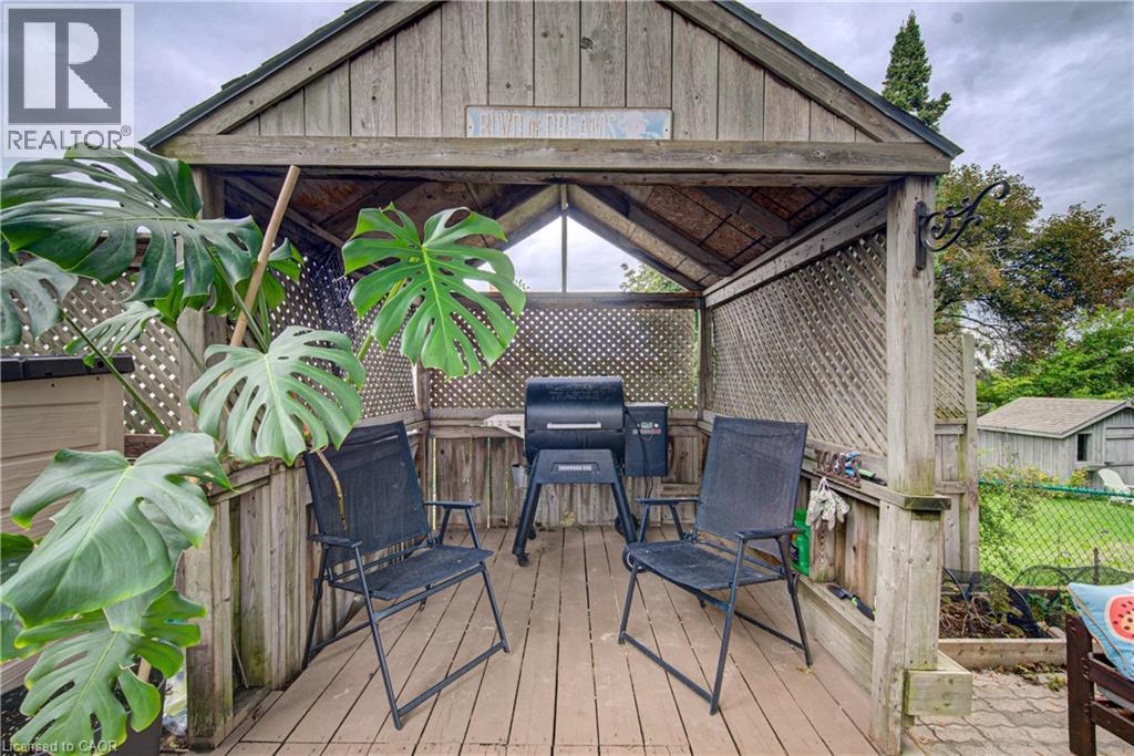 176 EDWIN Street - Image 25