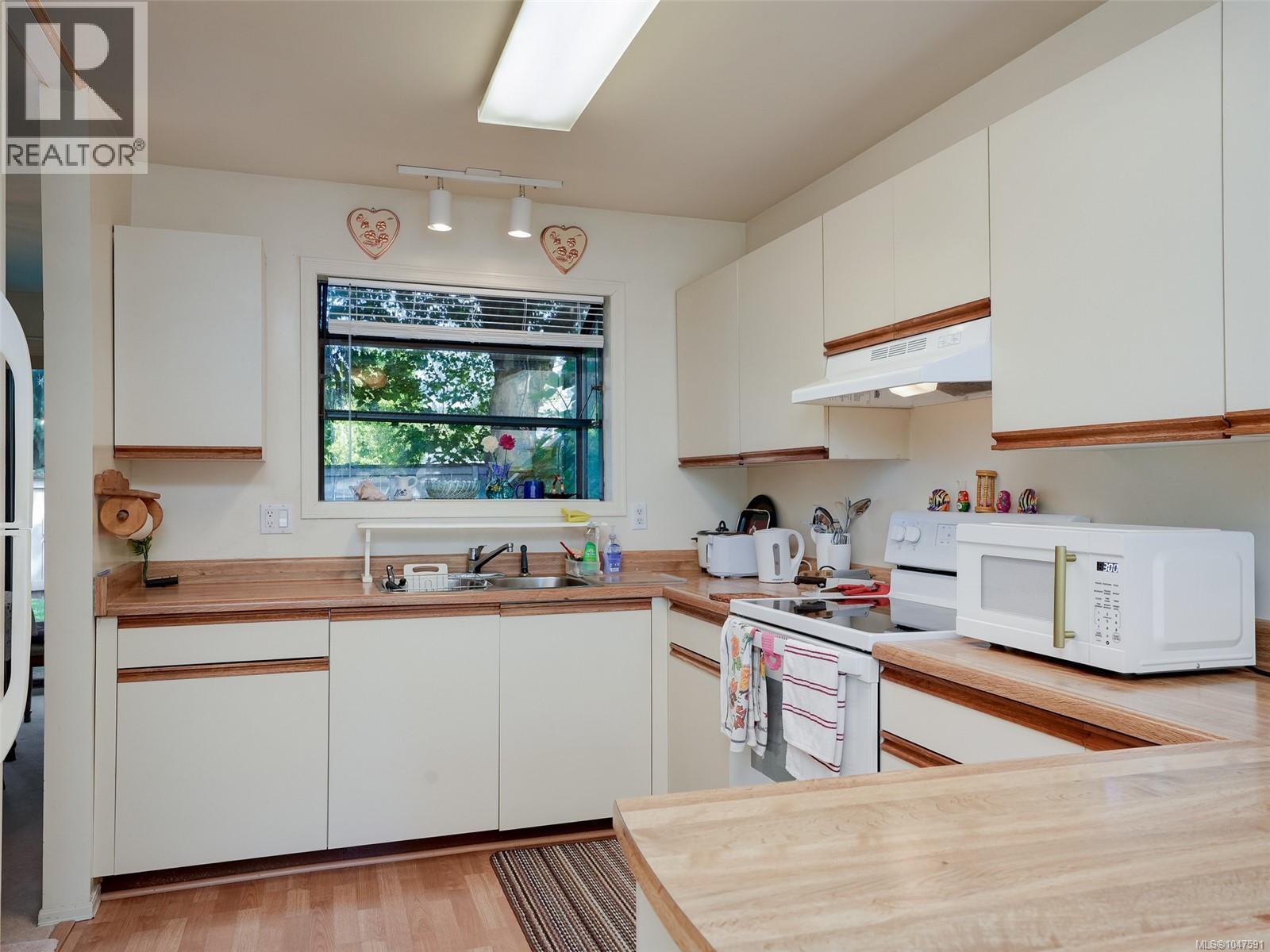 #2 1309 McKenzie Ave - 12