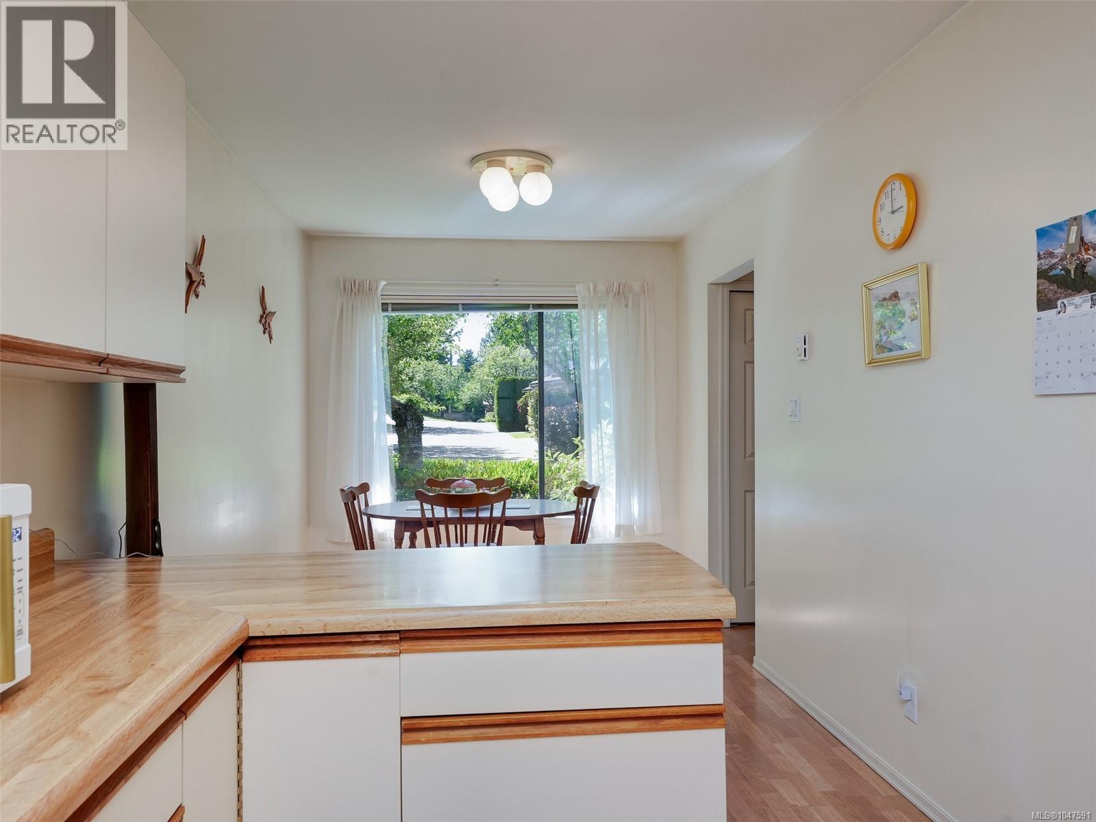 #2 1309 McKenzie Ave - 14