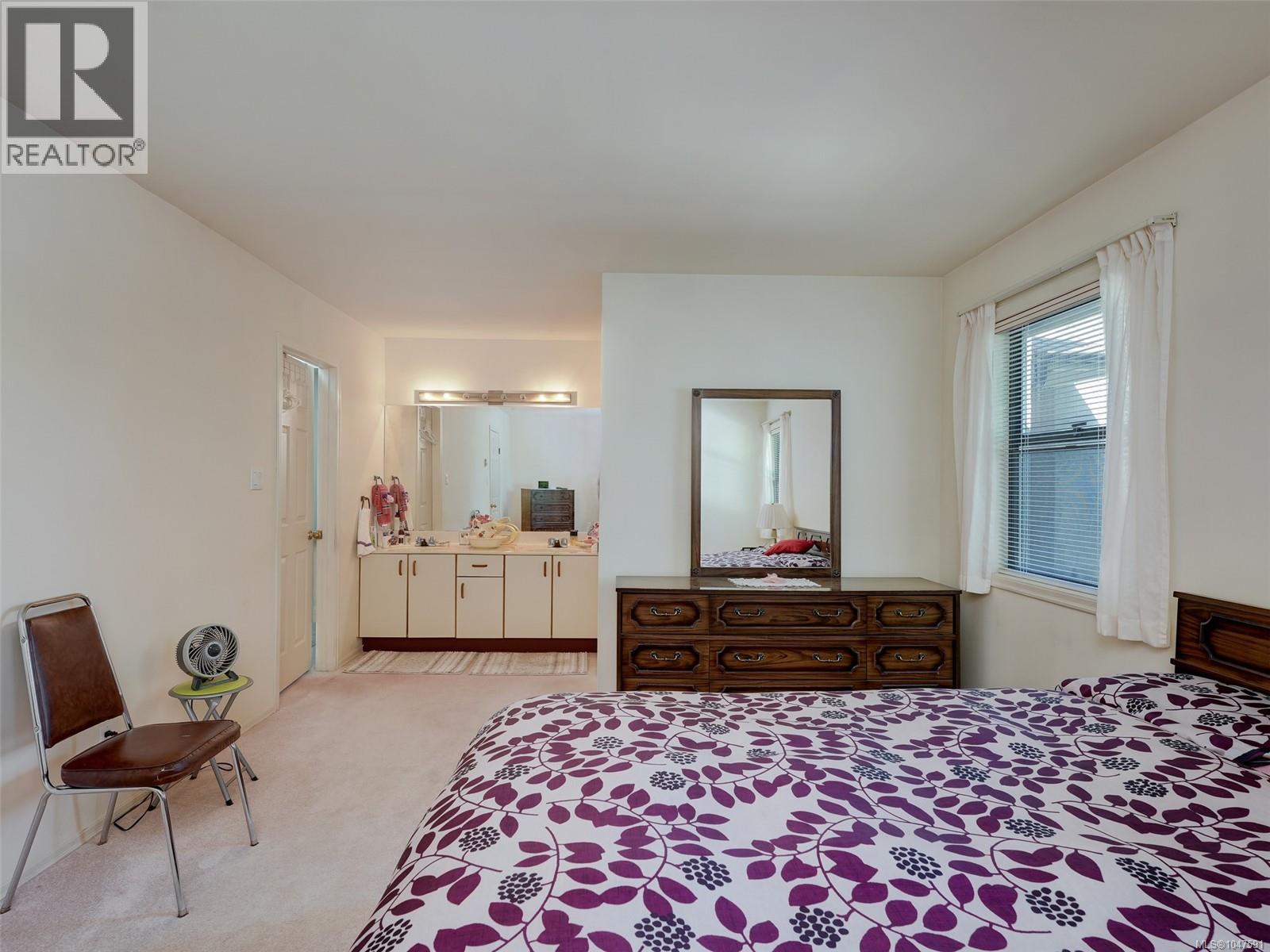 #2 1309 McKenzie Ave - 18