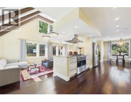 Living room - 5246 Lost Lake Rd, Nanaimo, BC V9T5E5 Photo 11