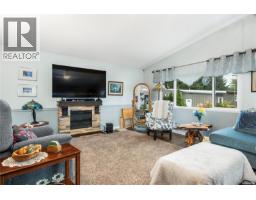 Living room - 15 1451 Perkins Rd, Campbell River, BC V9W4R8 Photo 8