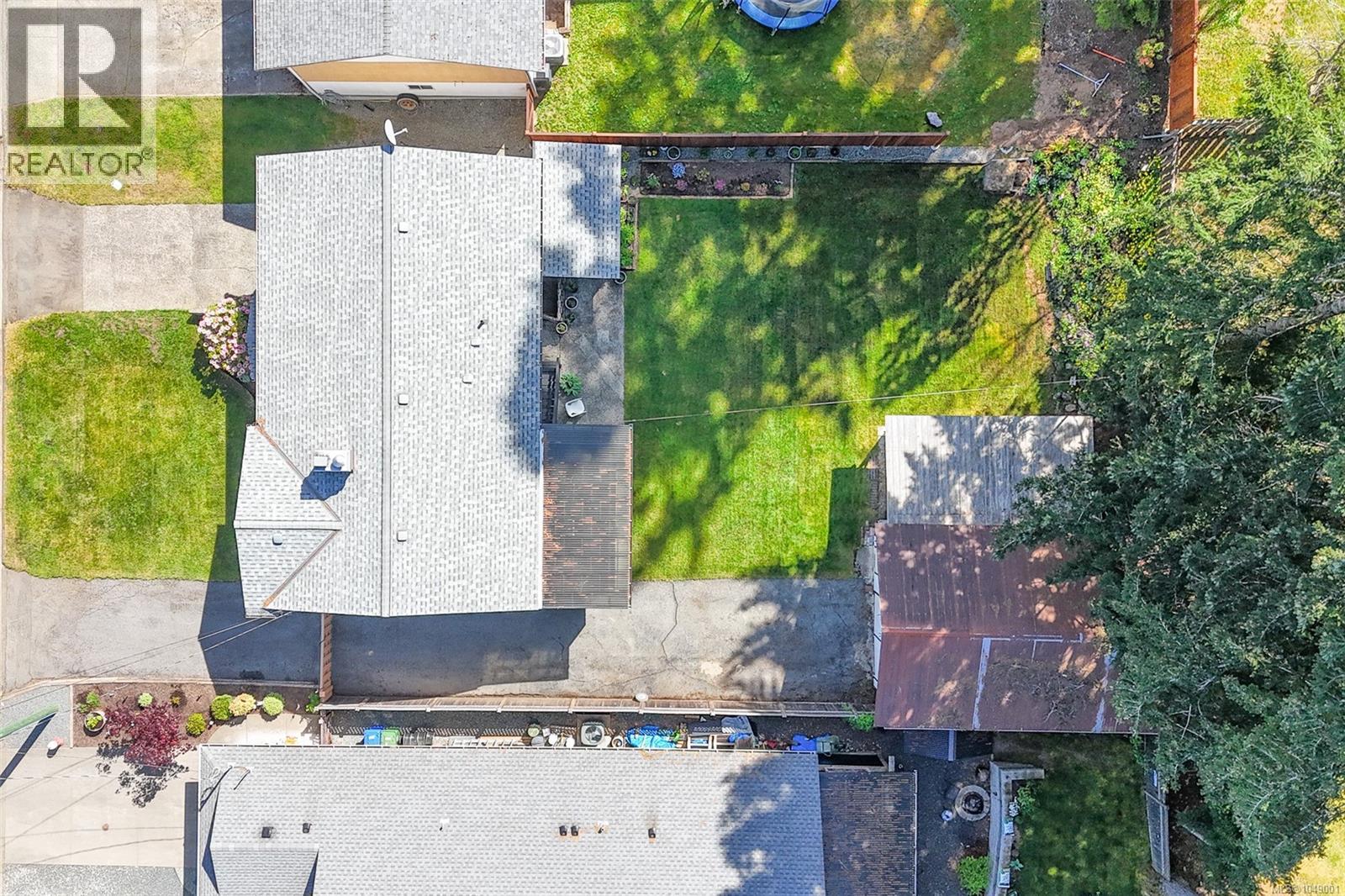 3950 Dunsmuir St - Image 4