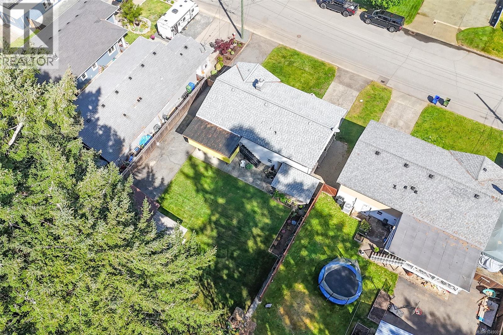 3950 Dunsmuir St - Image 35