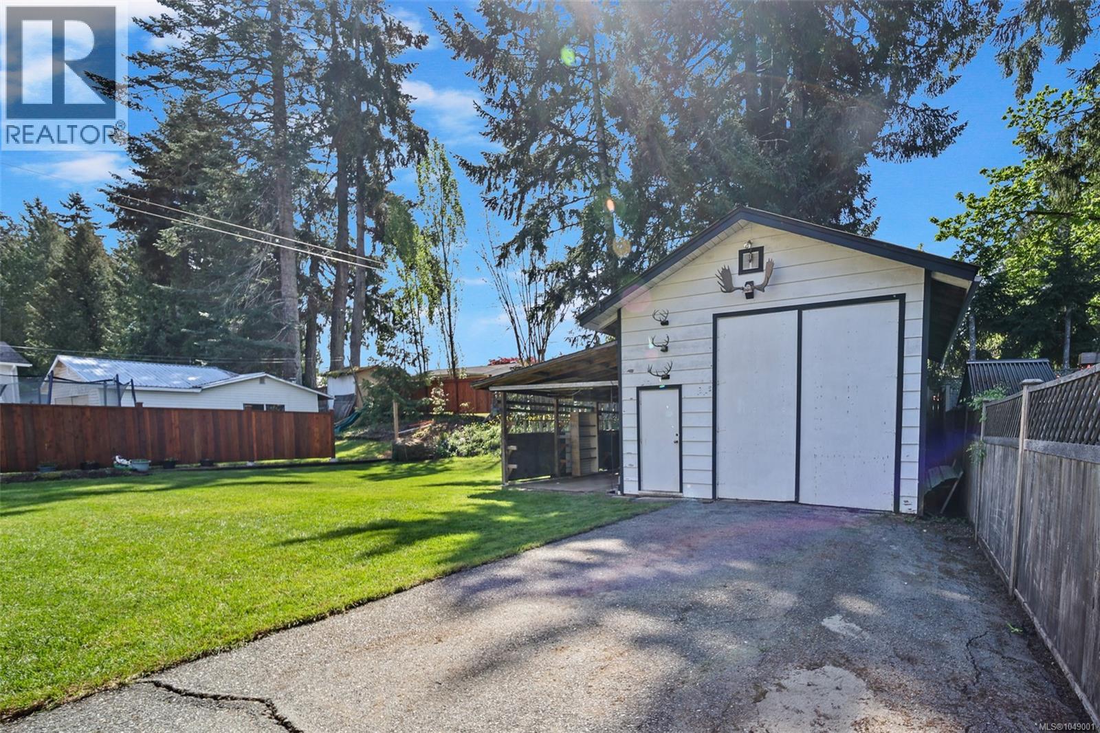 3950 Dunsmuir St - Image 5