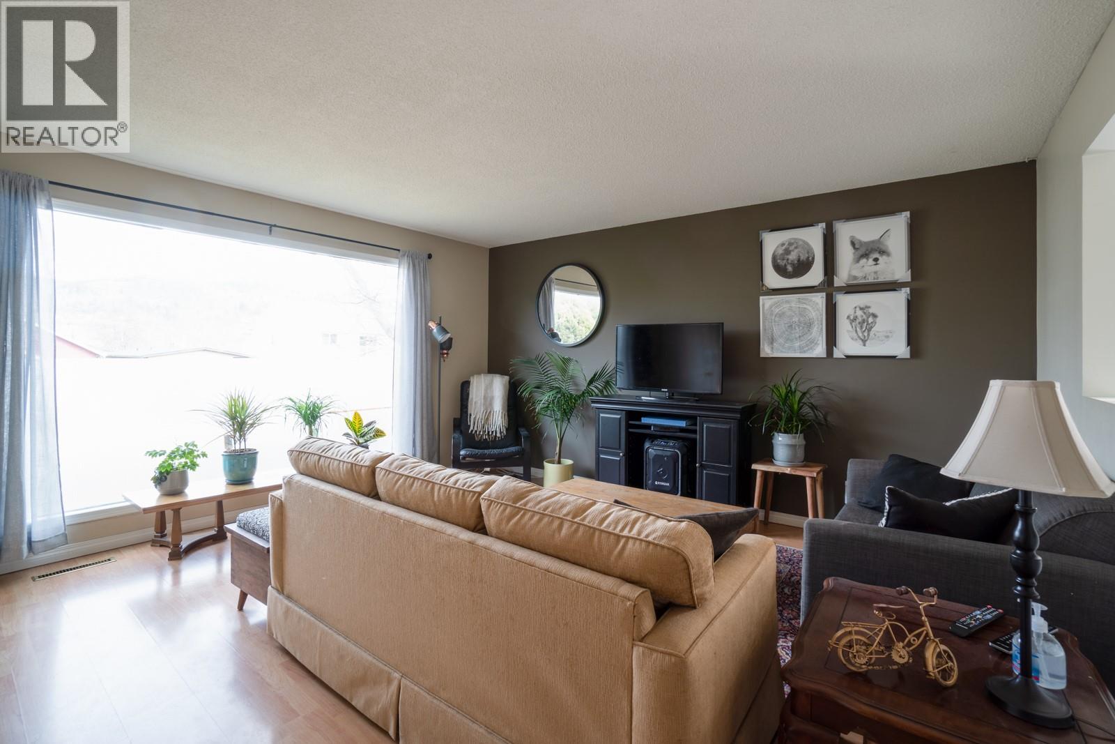  927 Fuller Avenue, Kelowna