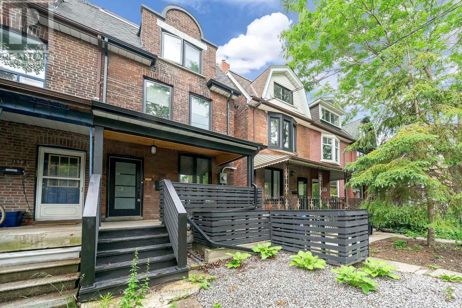 Photo of 198 Roxton Road