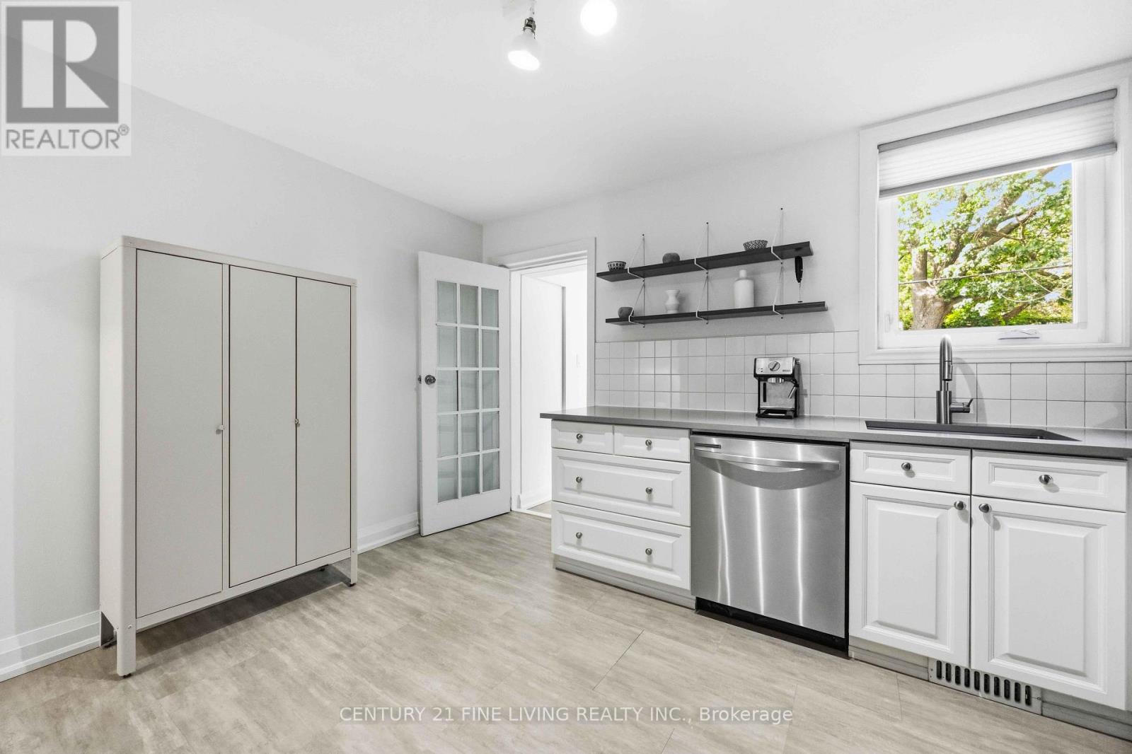 294 GAINSBOROUGH ROAD - 19