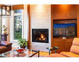101 2535 Garden Court, West Vancouver, BC V7S0A1 Photo 9