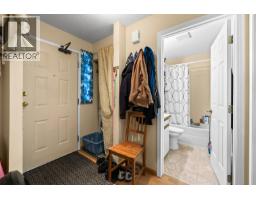 Living room - 1250 Brookside Avenue, Kelowna, BC V1Y5T6 Photo 15