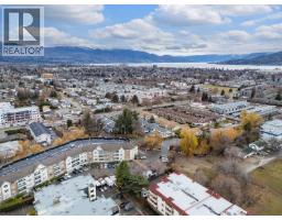 Living room - 1250 Brookside Avenue, Kelowna, BC V1Y5T6 Photo 9