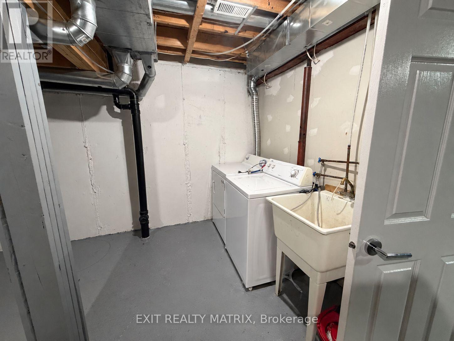 3 Bed, 2 Bath House for Rent in Ottawa – 155 MARGRAVE AVENUE, Ottawa – MLS# X13746932 - Image 11