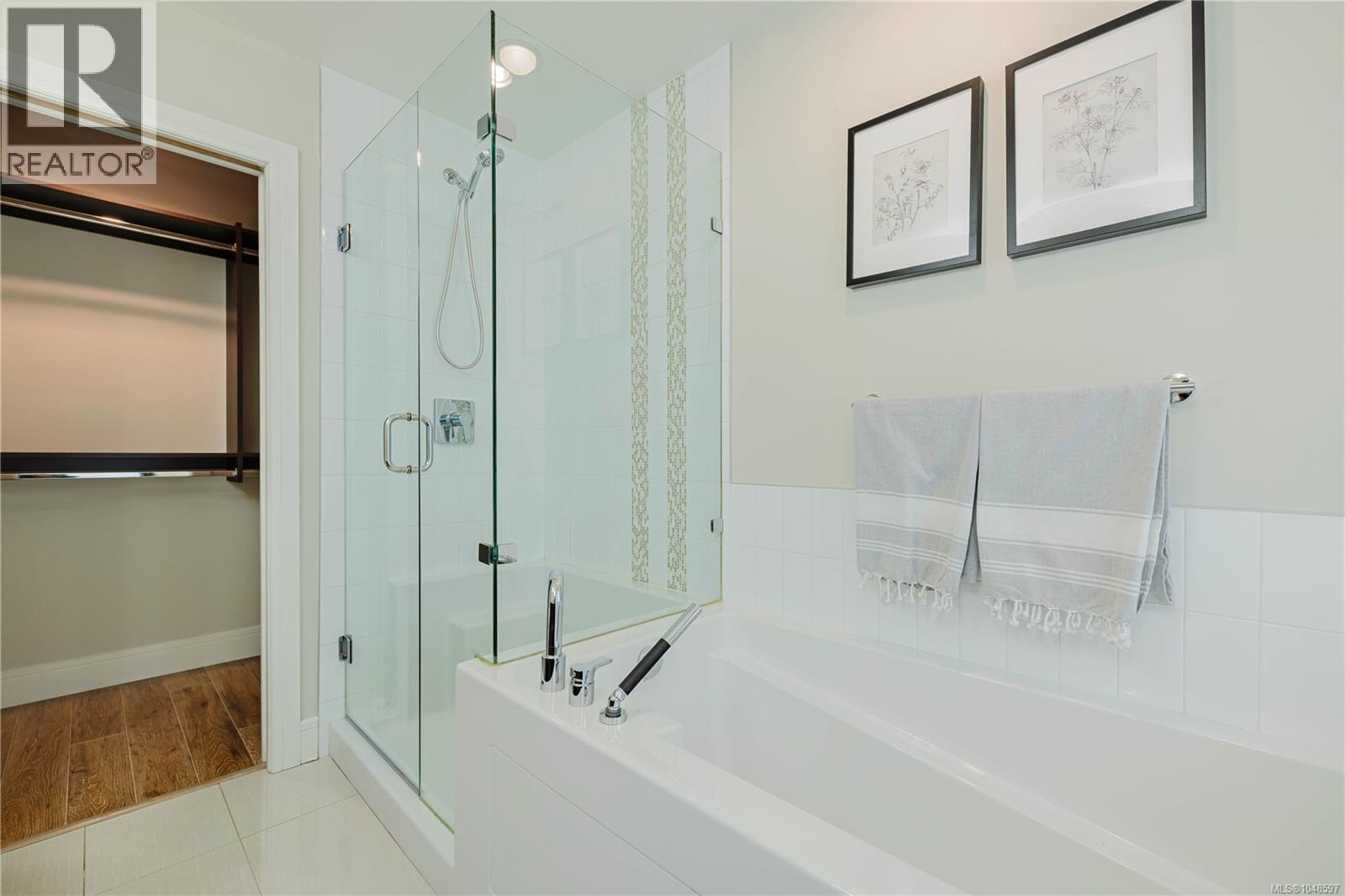 402 2850 Aldwynd Road, Langford