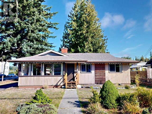 7139 BARNET STREET, Powell River