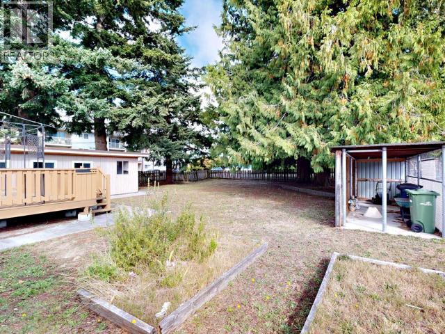 7139 BARNET STREET, Powell River