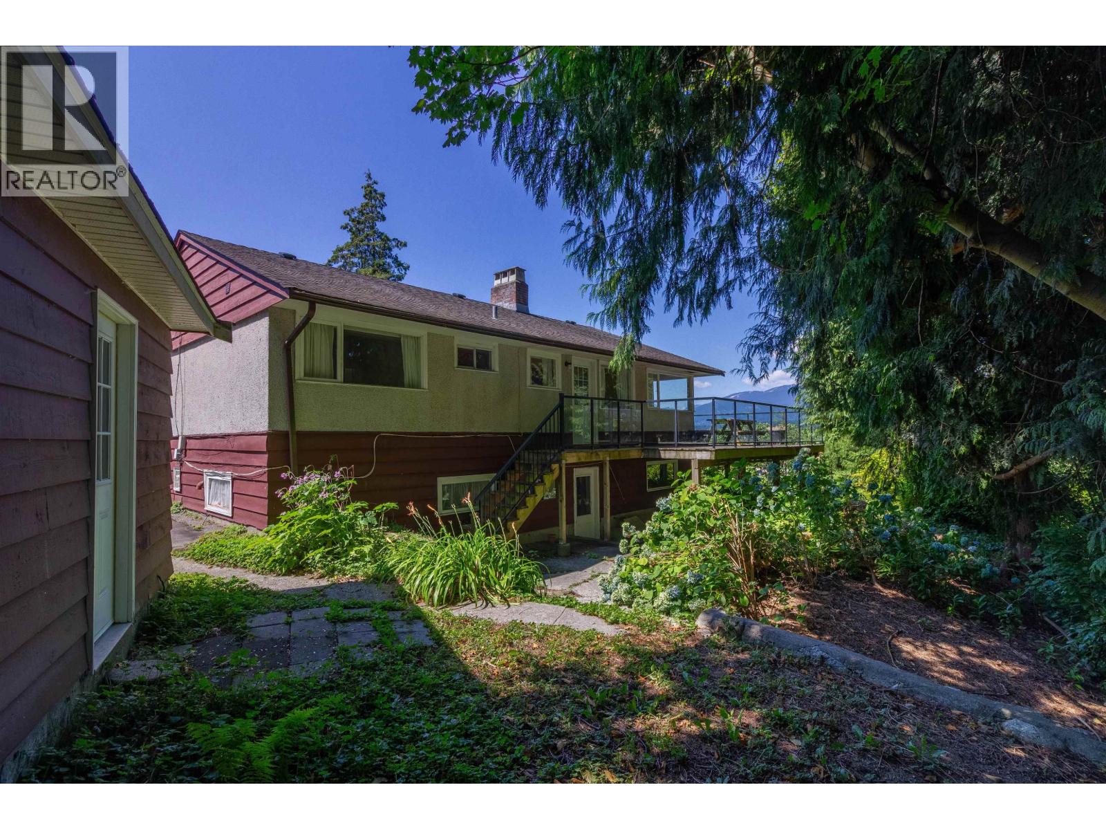 446 NORTHCLIFFE CRESCENT, Burnaby — photo 3
