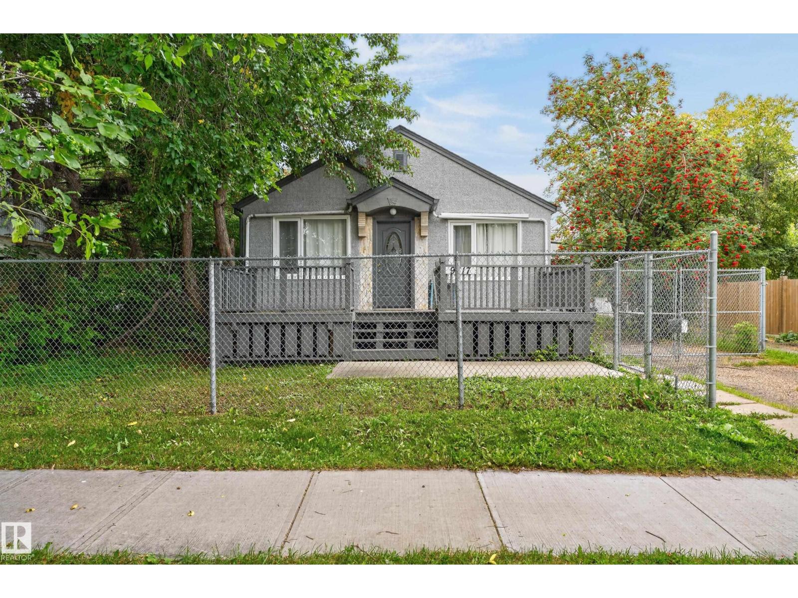 9317 112 AV NW - 2