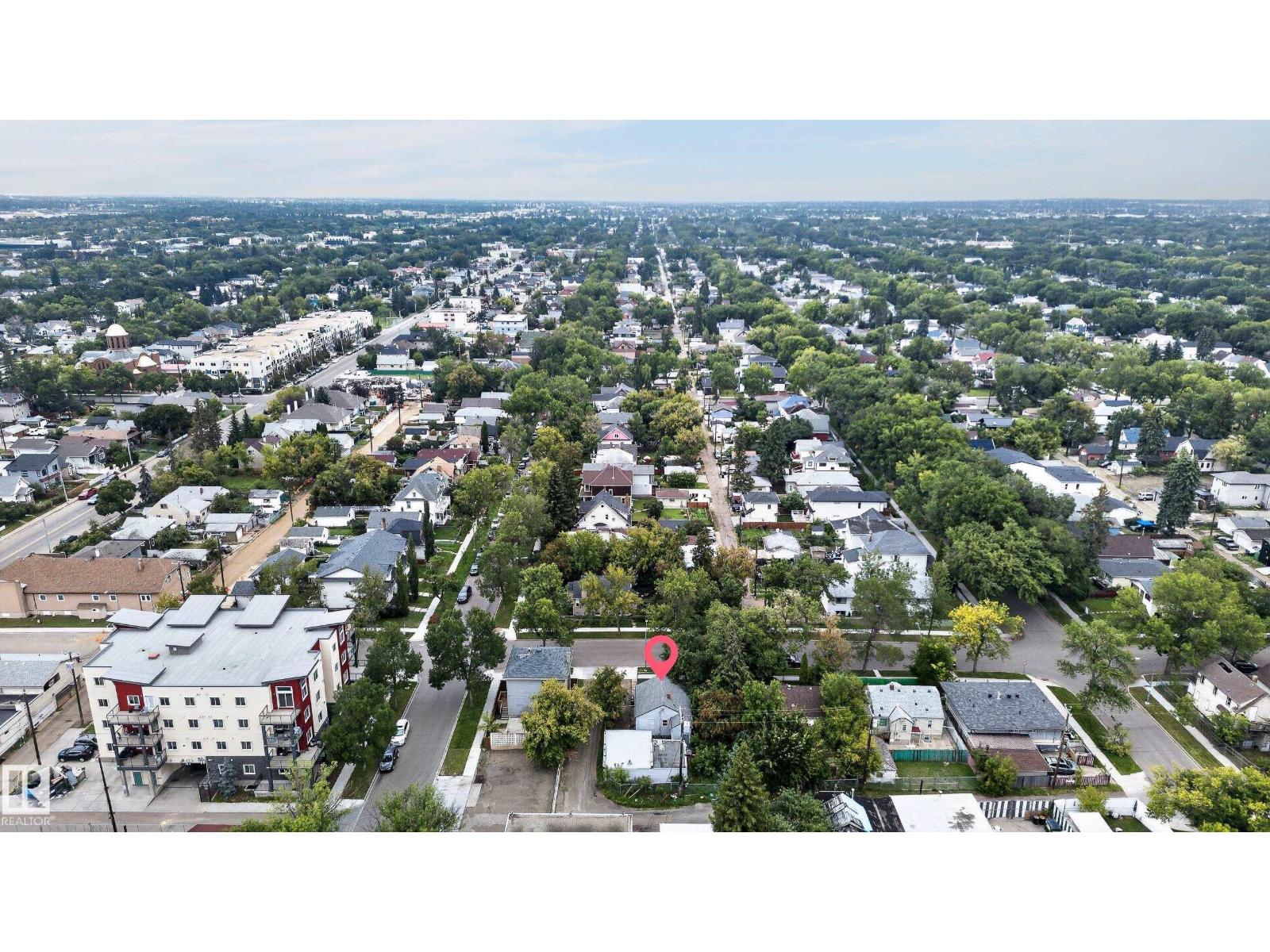 9317 112 AV NW - 40