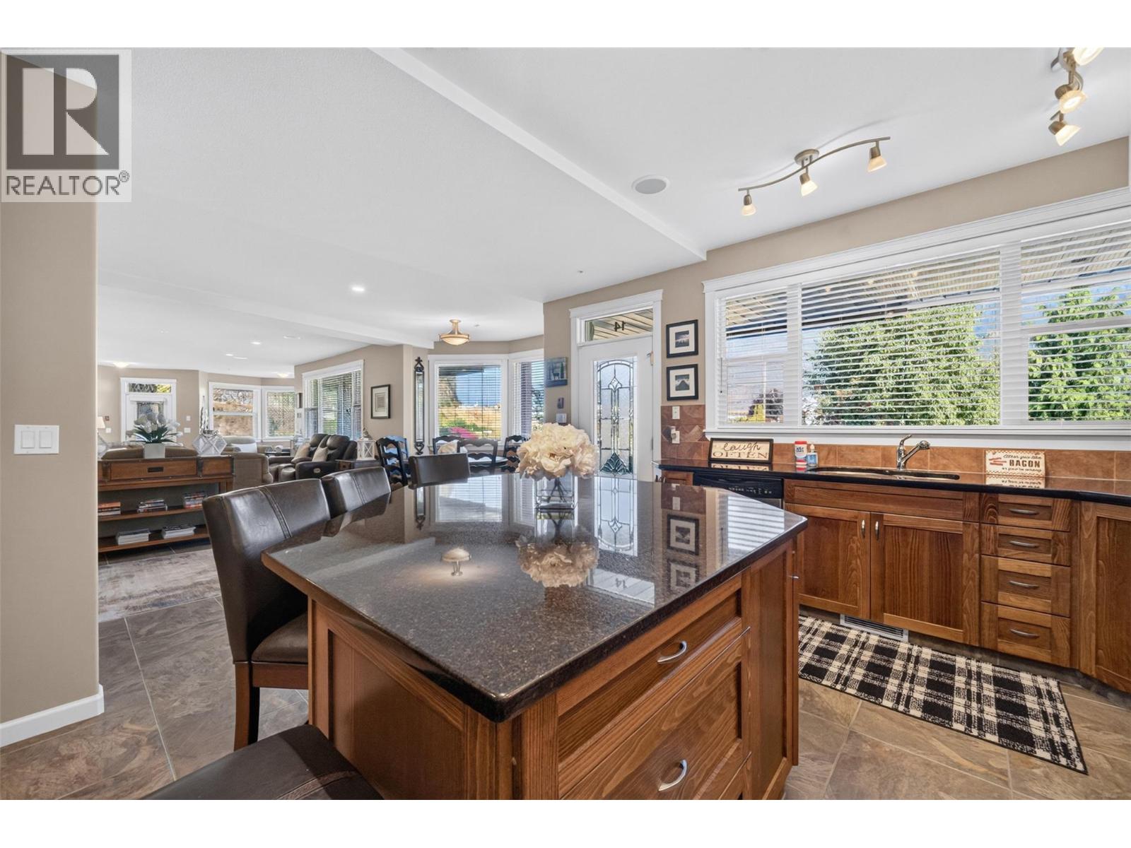 #14 1130 Riverside Avenue - Image 26