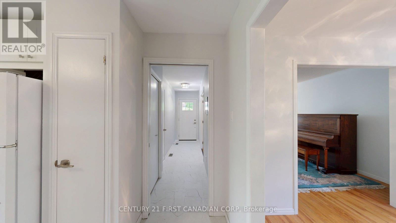 43 WALMER GARDENS - 14