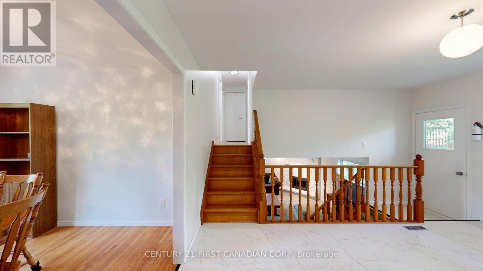 43 WALMER GARDENS - 15