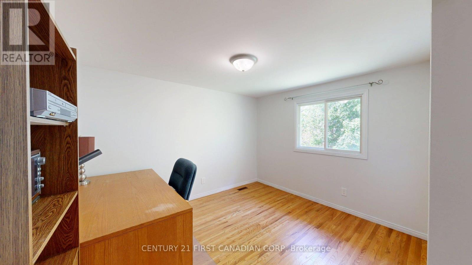 43 WALMER GARDENS - 19