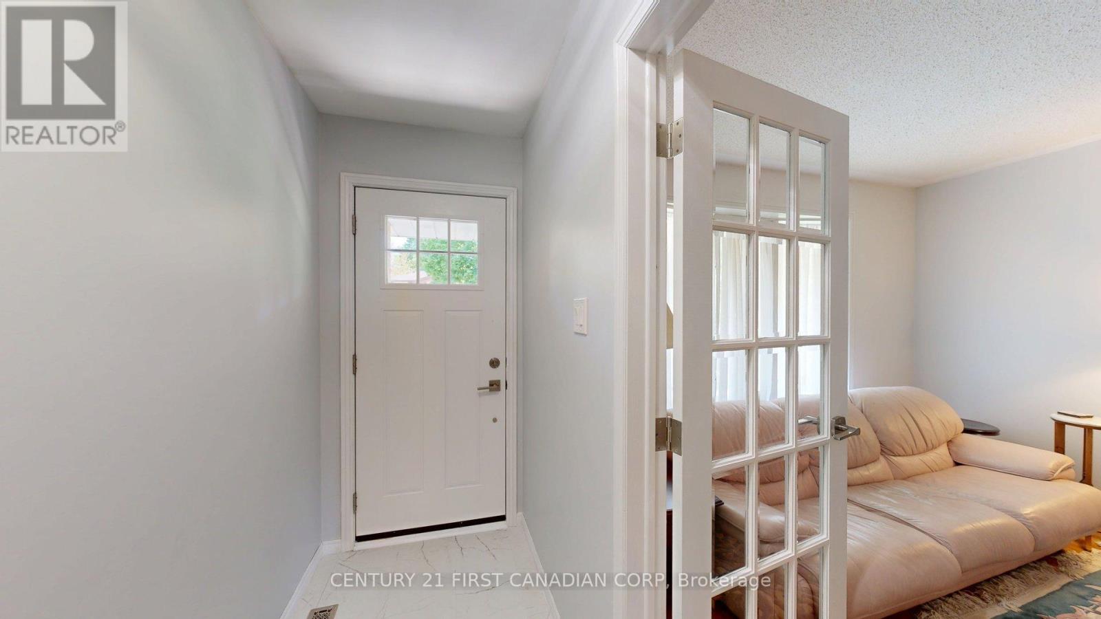 43 WALMER GARDENS - 2