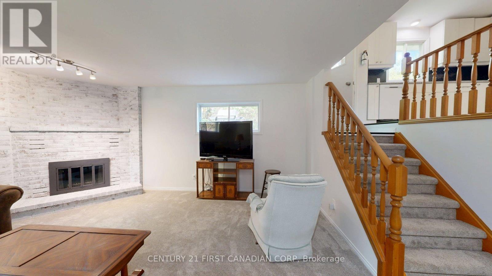 43 WALMER GARDENS - 29