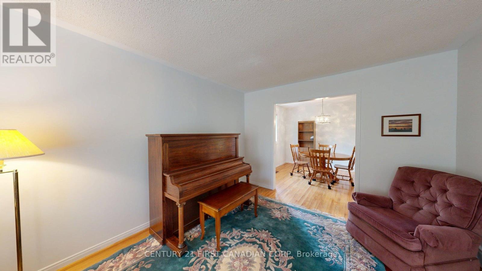 43 WALMER GARDENS - 4