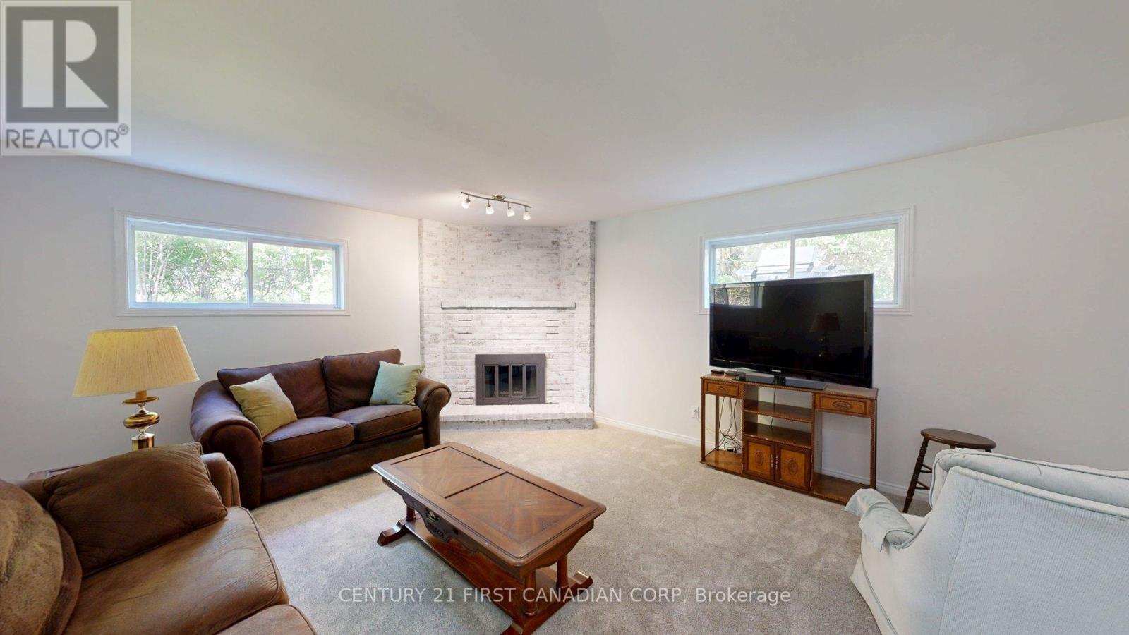 43 WALMER GARDENS - 26