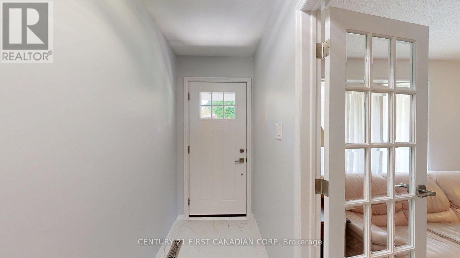 43 WALMER GARDENS - 3