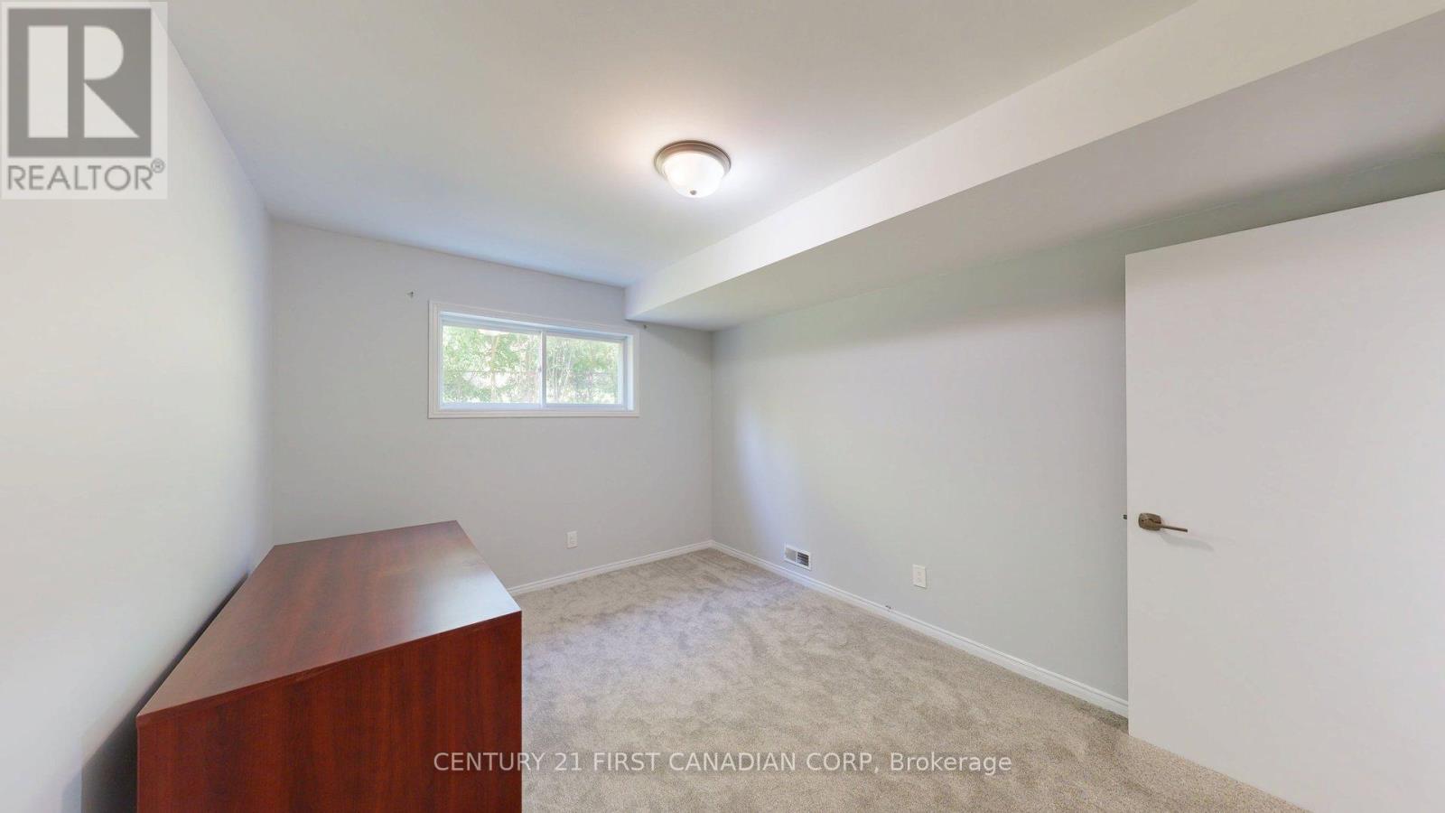 43 WALMER GARDENS - 33