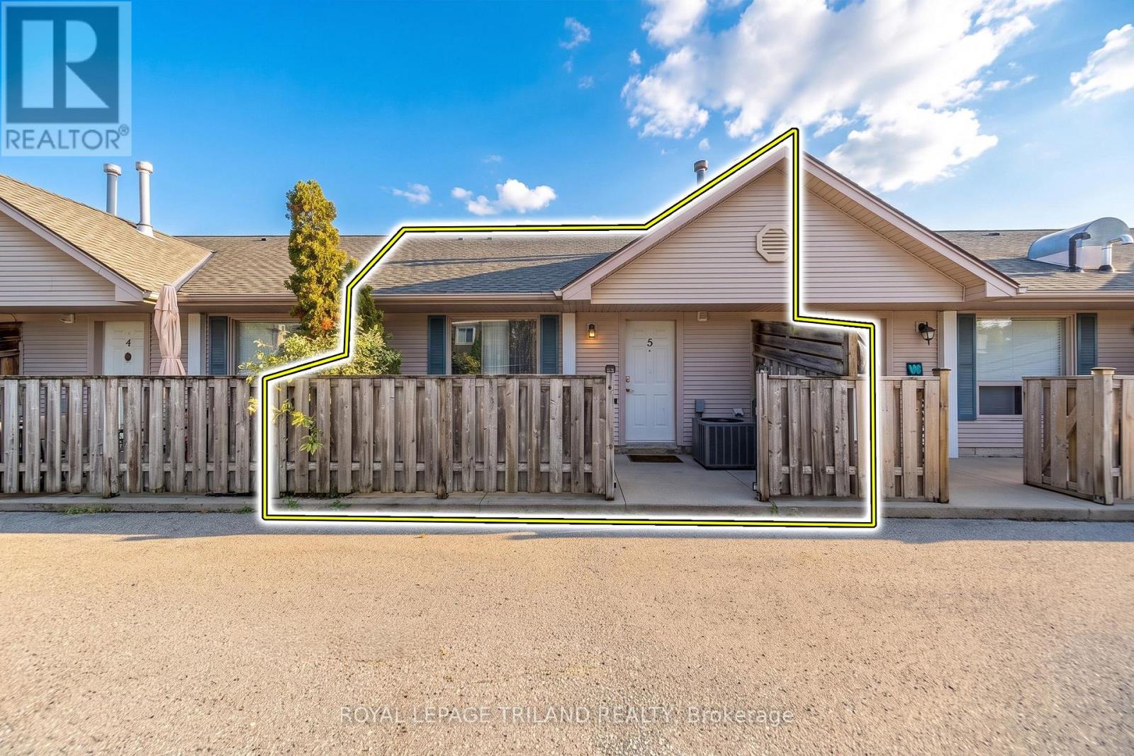 5 - 8 OAK STREET, Lambton Shores (Grand Bend) — photo 4