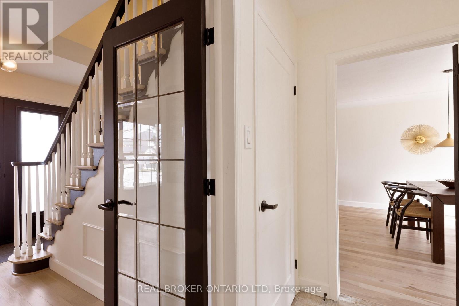 196 WYCHWOOD PARK - Image 33