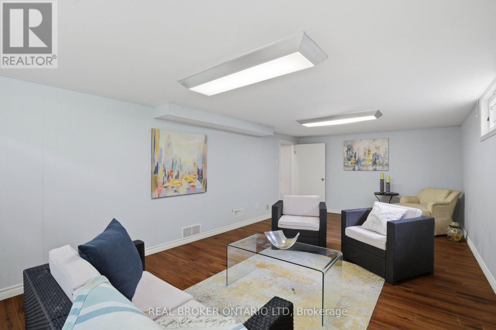 196 WYCHWOOD PARK - Image 37