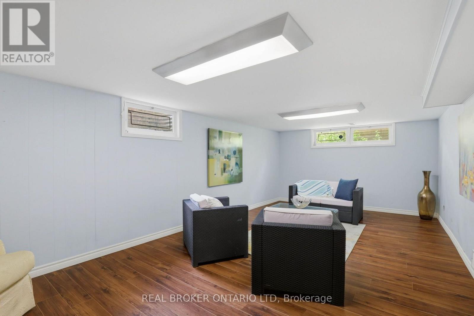 196 WYCHWOOD PARK - Image 38