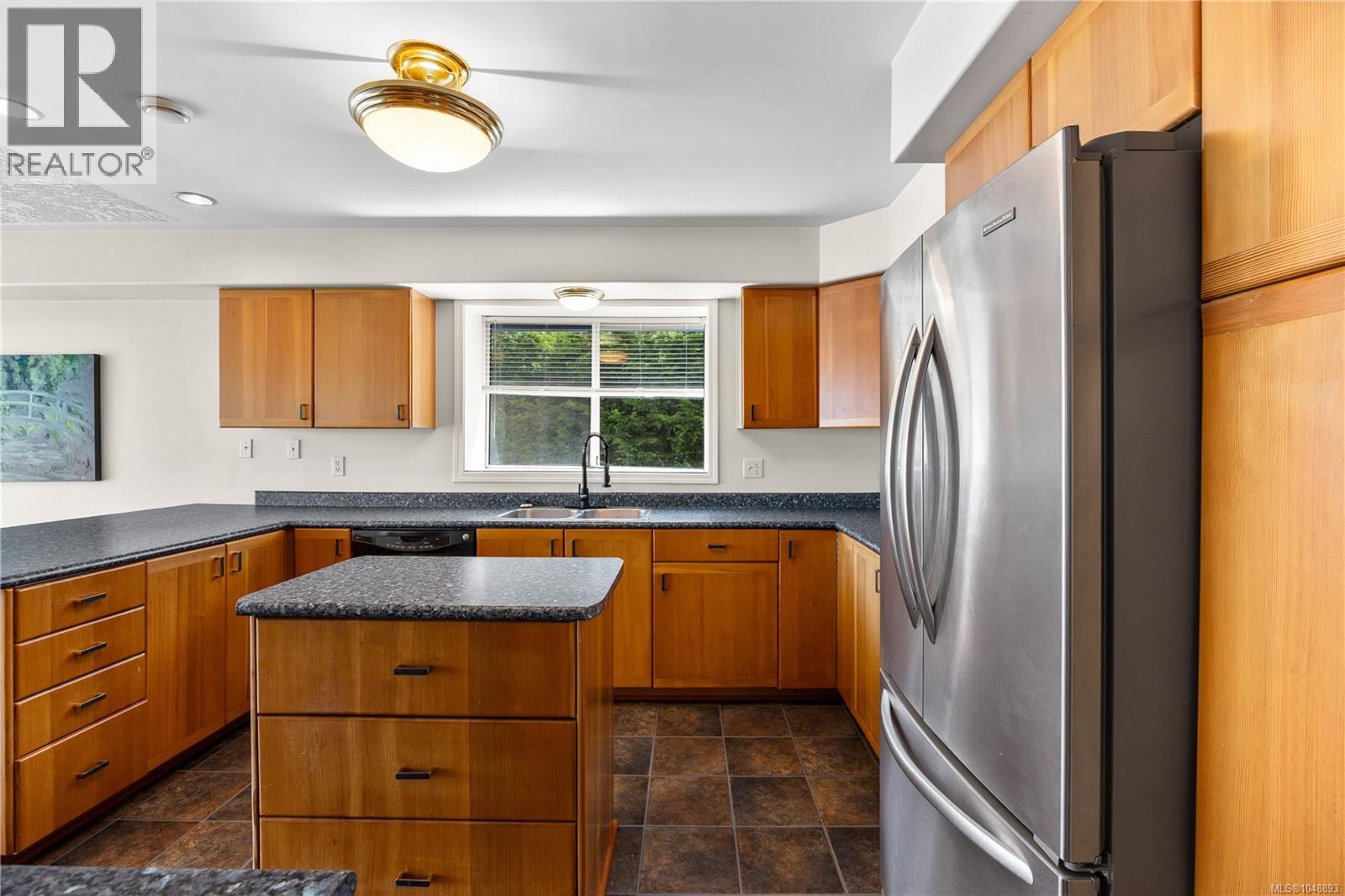 395 Woodley Rd - 10