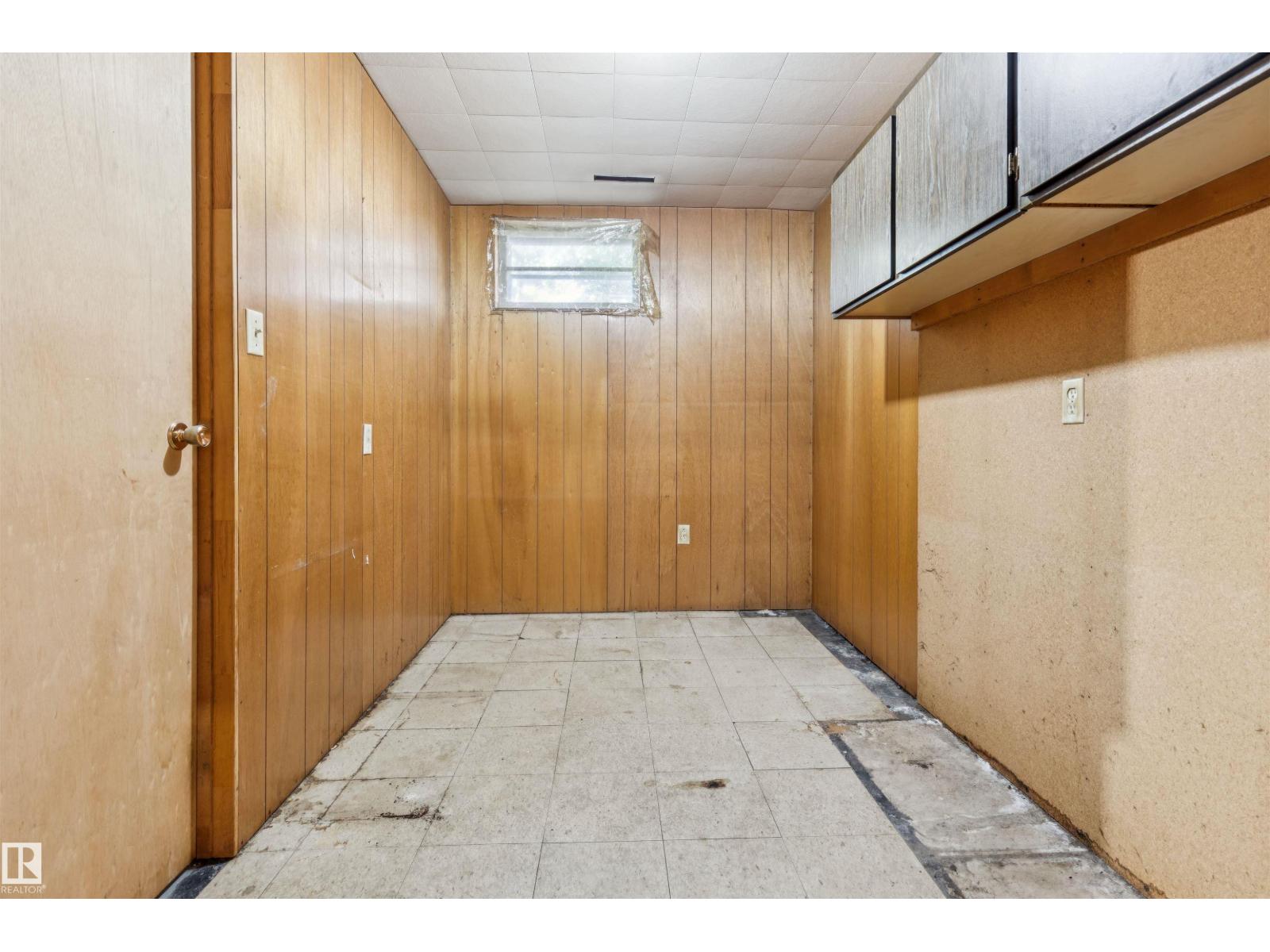 10916 151 ST NW - 36