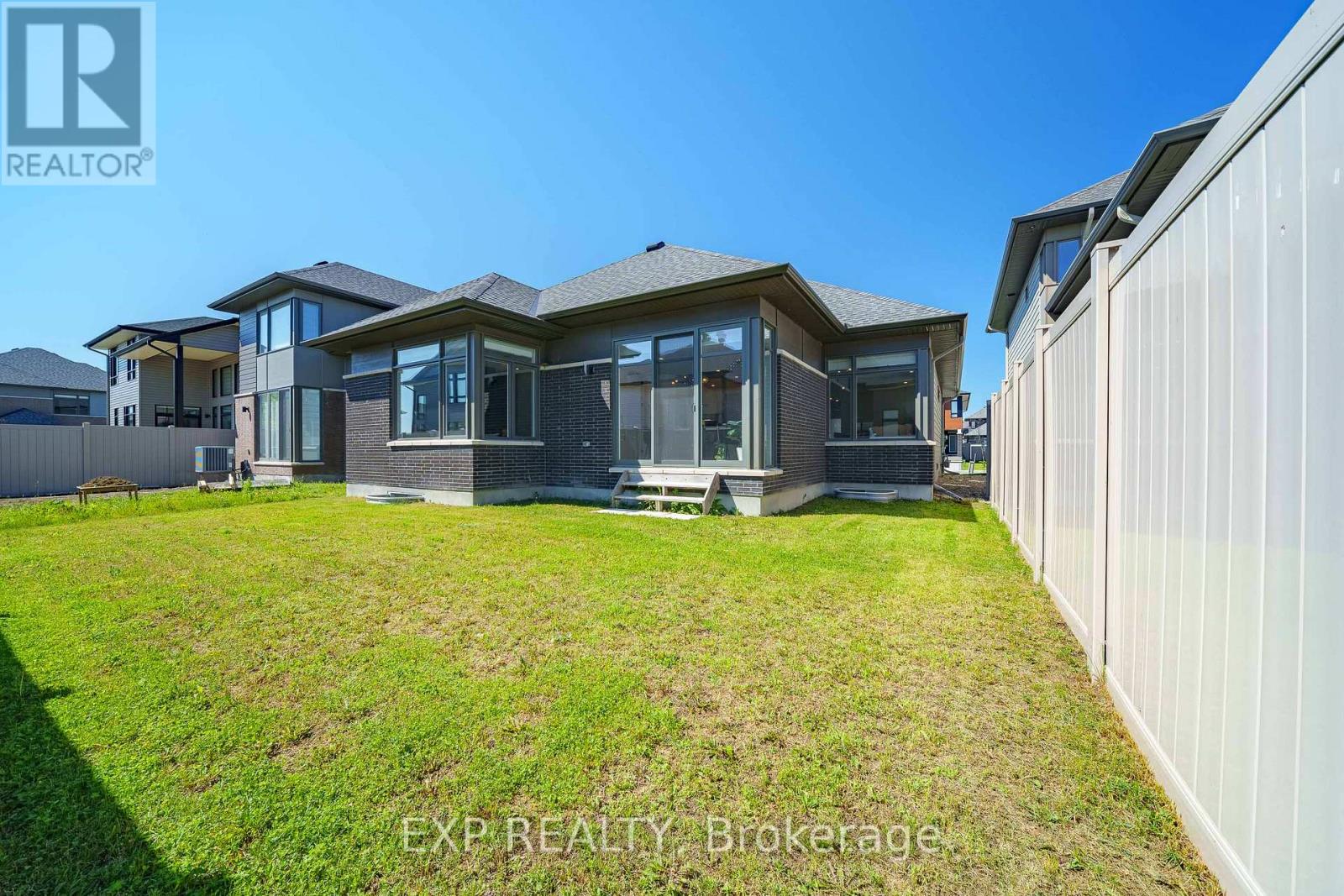 3 Bed, 3 Bath House for Sale in Ottawa – 708 WOOLER PLACE, Ottawa – MLS# X13756282 - Image 36