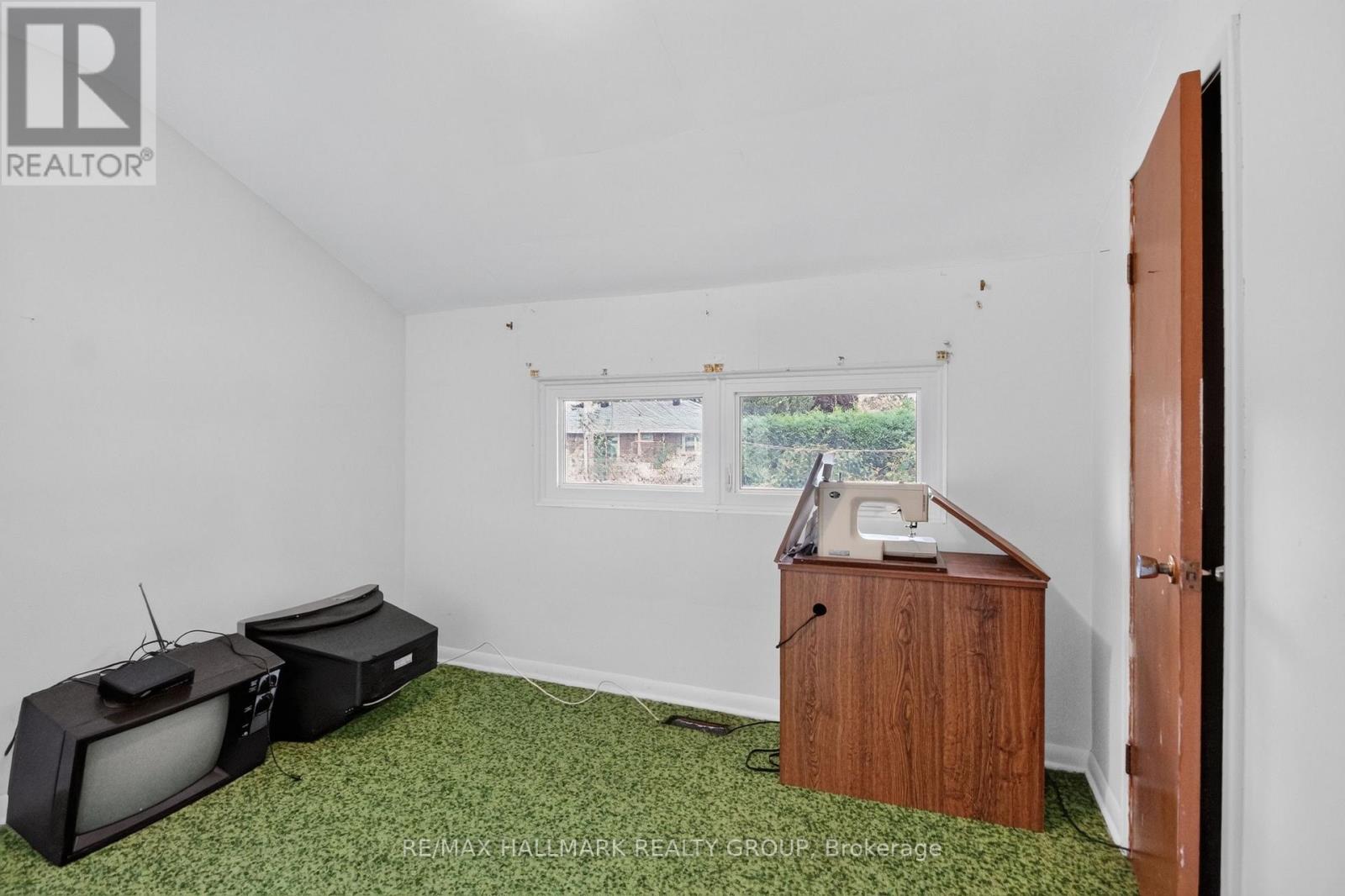 118 KNOXDALE ROAD - 11