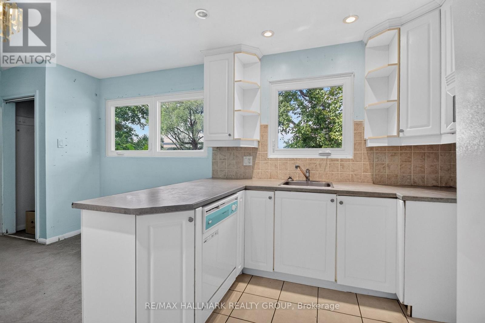 118 KNOXDALE ROAD - 3