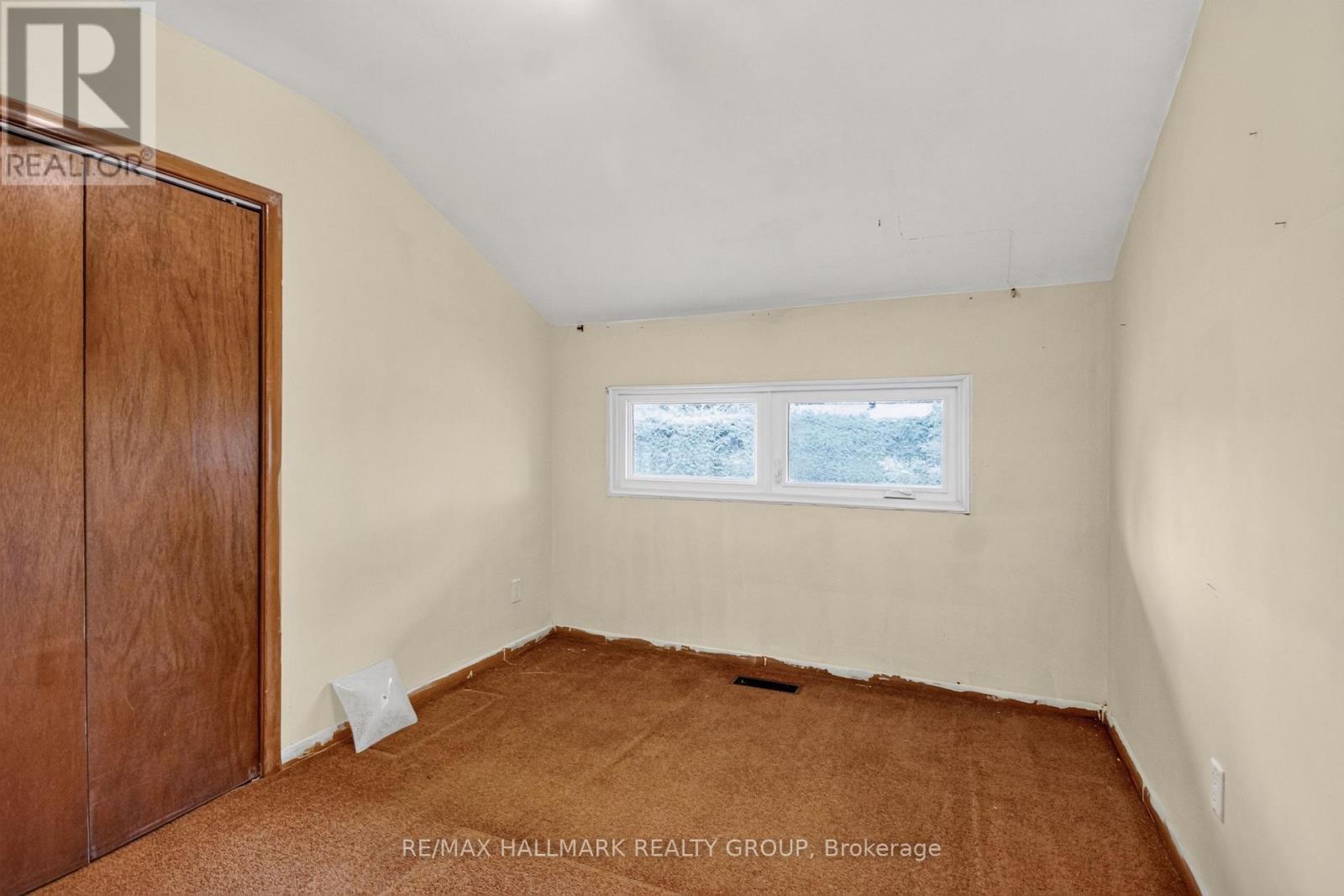 118 KNOXDALE ROAD - 8