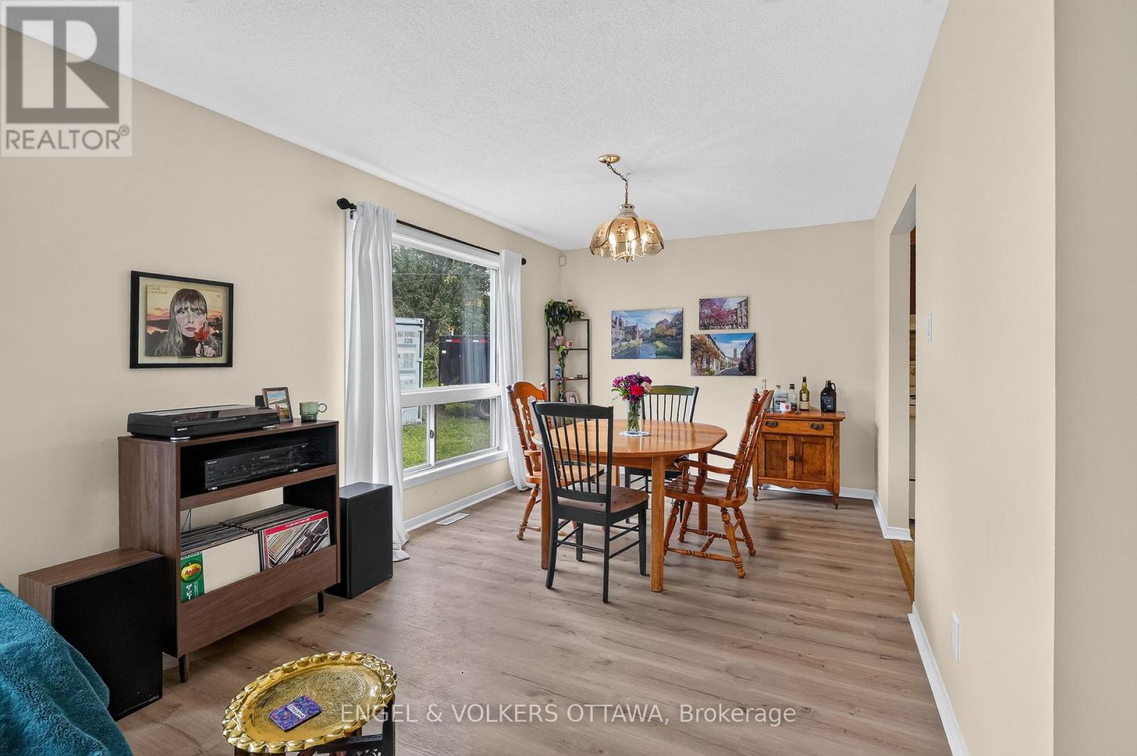 3620 ALBION ROAD S - 10