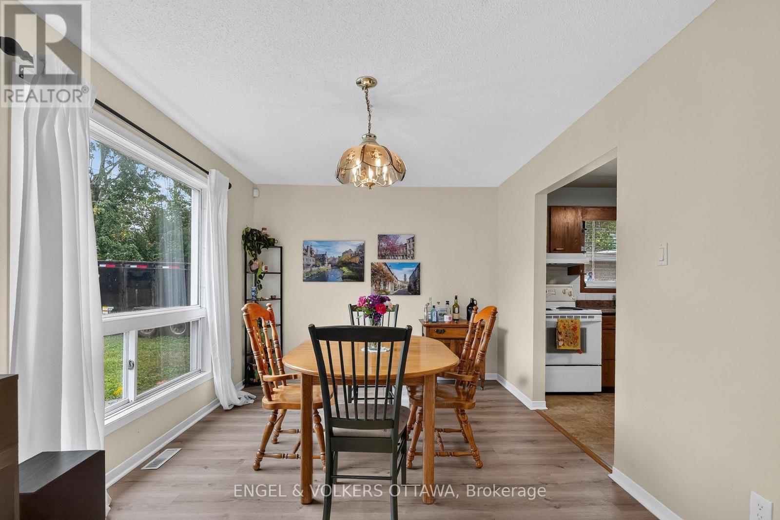 3620 ALBION ROAD S - 11