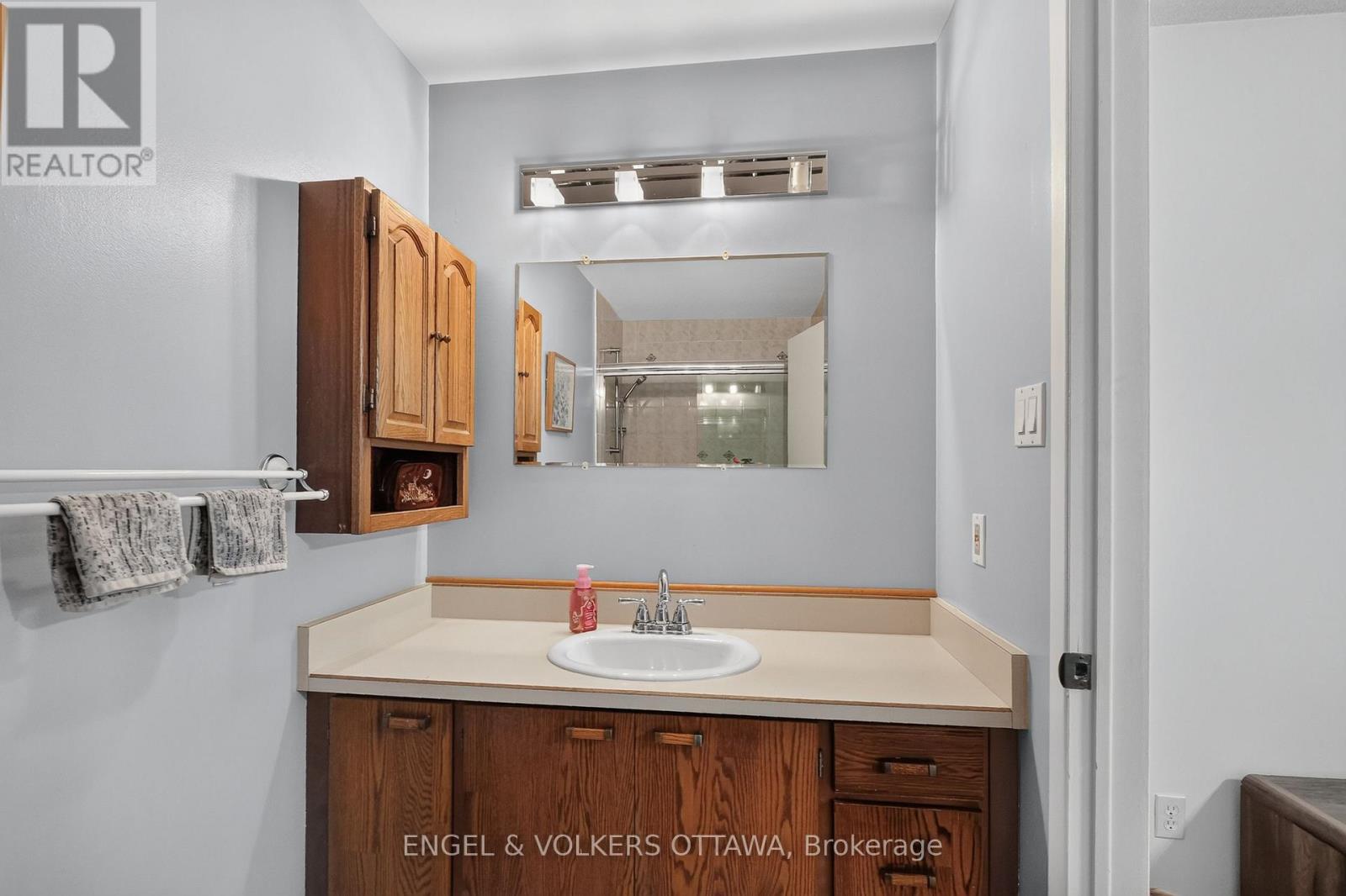3620 ALBION ROAD S - 15